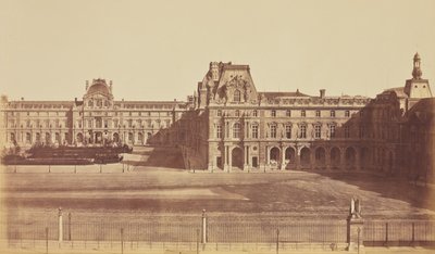 A Cour Napoléon a Tuileriák felől nézve, Louvre, Párizs alkotó: Édouard Baldus