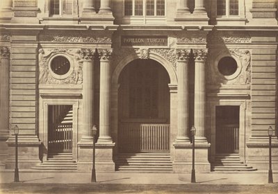 A párizsi Louvre Turgot-pavilonjának földszintje alkotó: Édouard Baldus