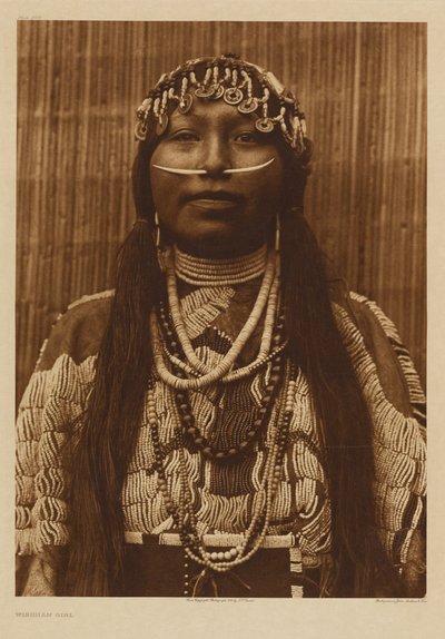 [Egy fiatal chinook nő] alkotó: Edward S. Curtis