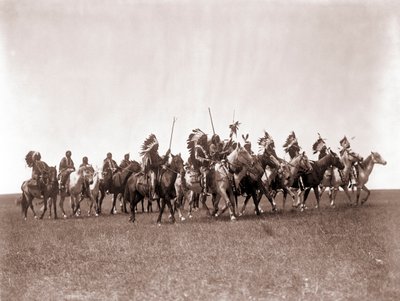 Brule Sioux War Party – Edward S. Curtis, 1907 körül (tónusos ezüst nyomat) alkotó: Edward Sheriff Curtis