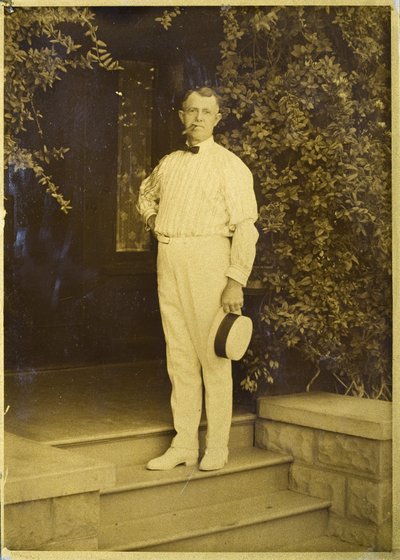 Édesapám, E. Curtis, a Gold Tone Process feltalálója, otthonunkban, Seattle-ben, Washington államban alkotó: Edward Sheriff Curtis