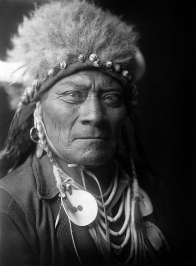 Egy kék gyöngy, indiai, kb. 1908, fotó Edward S. Curtis alkotó: Edward Sheriff Curtis