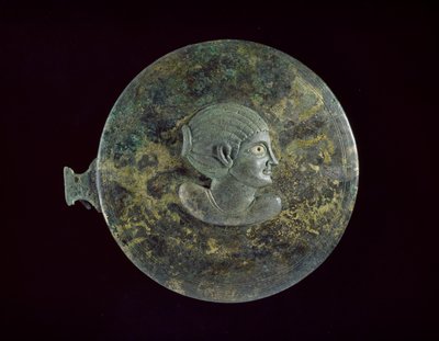 Öntött bronz tükörborítás hellenisztikus női domborművel, Kr. e. 100 - Kr. u. 100 (öntött bronz, metszett díszítéssel). alkotó: Egyptian
