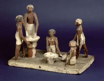 Öt sörfőző férfi modellje, Beni Hasanból, Közép-Királyságból, ie 2035-1668 körül (festett fa) alkotó: Egyptian 11th Dynasty