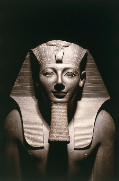 Egyiptom, III. Thutmosz szobor részlete (1479 előtt – i.e. 1425 körül), a tizennyolcadik dinasztia, Amun luxori karnaki templomából, bazalt alkotó: Egyptian 18th Dynasty