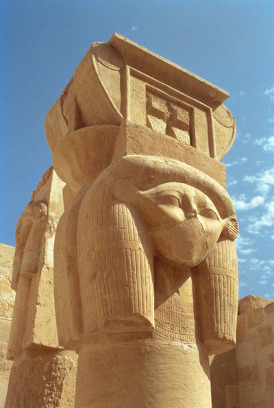 Hathor fejű oszlop, a Hathor kápolnából, Hatsepszuti templomból, Új Királyság, Kr.e. 1552-1296 alkotó: Egyptian 18th Dynasty