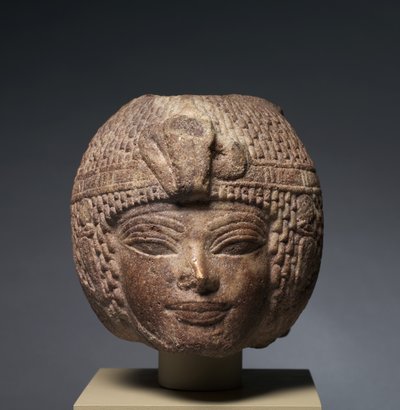 A kerek parókát viselő Amenhotep III feje, ie 1391-1353 körül alkotó: Egyptian 18th Dynasty