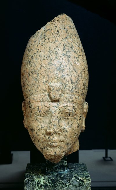 Hatsepszut feje (i.e. 1473-kb. 1458) vagy Tuthmosis II (kb. 1491-kb. 1479) Újbirodalom, ie 1479-1425 körül (gránit) alkotó: Egyptian 18th Dynasty