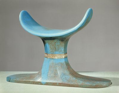 Fejtámla, Tutanhamon sírjából (Kr. e. 1370-52) Új Királyság (kék üvegpaszta) alkotó: Egyptian 18th Dynasty