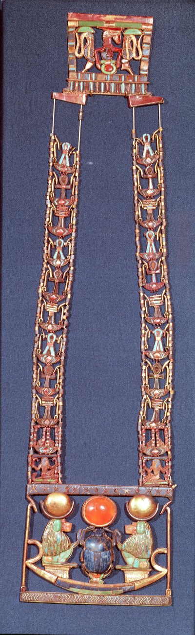 A Felkelő Nap nyaklánca, Tutanhamon sírjából (Kr. e. 1370-52) Újbirodalom (arany féldrágakövekkel kirakva) alkotó: Egyptian 18th Dynasty