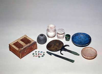Tárgyak eltávolítása egy egyiptomi hölgy sírjából, az 1723-as sírcsoportból, Sidmant el-Gebelből, Új Királyság alkotó: Egyptian 18th Dynasty