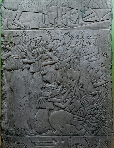 Festett mészkő dombormű, amely a fáraó feletti sírbatételt ábrázolja, Horemheb király sírjából. alkotó: Egyptian 18th Dynasty