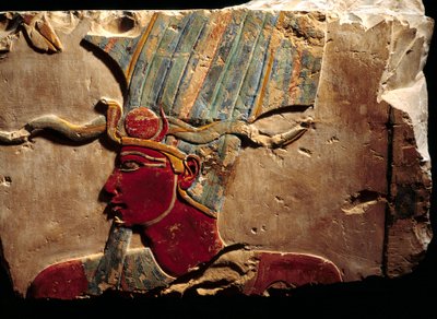A Thutmosis (Tuthmosis vagy Thutmus) fáraót ábrázoló dombormű III korona korona Atef alkotó: Egyptian 18th Dynasty