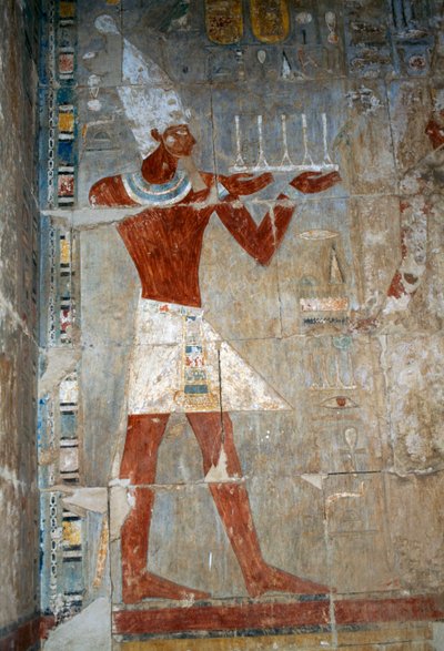 Jelenet a királynővel, amint áldozatot mutat be, délkeleti terem, keleti fal, felső udvar, Hatsepszut halotti temploma, Deir el-Bahari, Thébai Nekropolisz (UNESCO Világörökségi Listája). alkotó: Egyptian 18th Dynasty