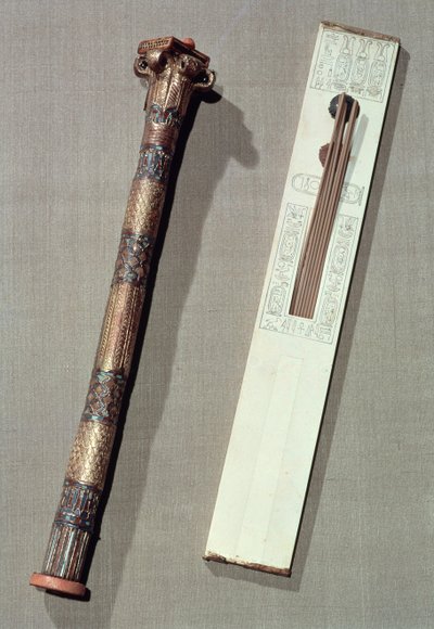 Írnokpaletta és tok írásnádhoz, Tutanhamon sírjából (Kr. e. 1370-52) Új Királyság (lásd még: 228566) alkotó: Egyptian 18th Dynasty