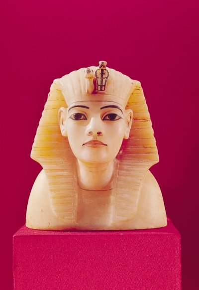 Dugó az egyik baldachinos urnából, Tutanhamon sírjából (Kr. e. 1370-1352) Új Királyság (alabástrom) alkotó: Egyptian 18th Dynasty