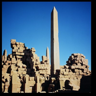 I. Tuthmosis (Kr. e. 1504-1492) és Hatsepszut (Kr. e. 1473-1458) obeliszkjei Amun Nagy Templomában, a Karnaki Templomban, Új Királyság alkotó: Egyptian 18th Dynasty