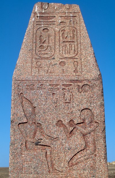 Obeliszk II. Ramszesz domborműveivel és felirataival, Amun Nagy Temploma, Tanisz, Egyiptom, Egyiptomi civilizáció, Újbirodalom, XIX. dinasztia alkotó: Egyptian 19th Dynasty