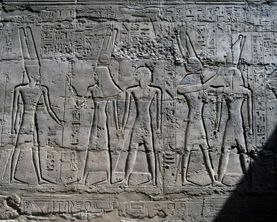 Istennek való felajánlás jelenetei, dombormű, a Great Hypostyle Hall belső falai, a karnaki templomegyüttes (az Unesco világörökségi listája alkotó: Egyptian 19th Dynasty