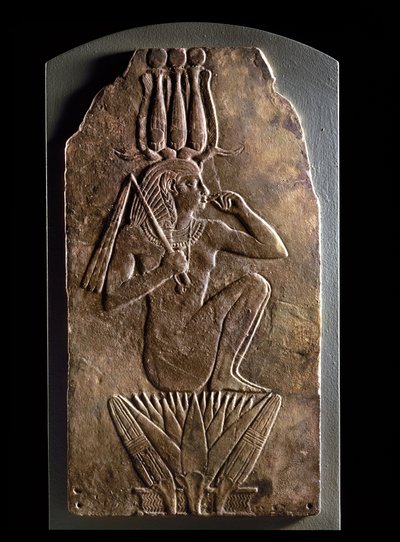 Iuput II, mint lótuszvirágból (fajansz) előbukkanó gyermekisten emléktáblája alkotó: Egyptian 23rd Dynasty