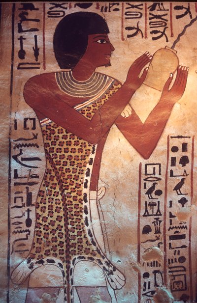 Ókori Egyiptom, Szennufer sírja, Théba, Luxor, falfestmény, freskó, freskó, Szennufer fia a halotti lakomán, leopárdbőr köntösben, elnököl a halotti toron alkotó: Egyptian Egyptian