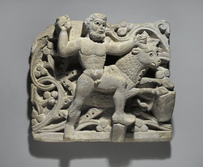 Héraklész, aki Acheloost kovácsolja bika alakban, Oxyrhynchusból, 300-500 körül (mészkő) alkotó: Egyptian School