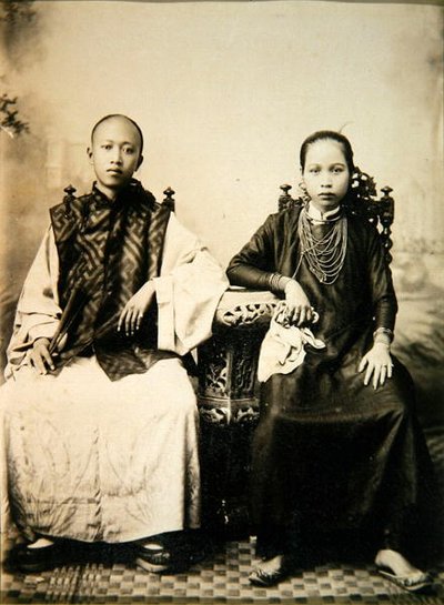 Annamit fiú és lány Közép-Vietnamban, 1875 körül (albumnyomat) alkotó: English Photographer