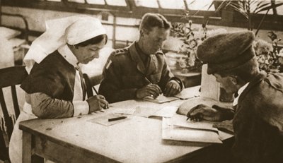 Ausztrálok és hadkötelezettség: Hogyan zajlik az ausztrál szavazás egy londoni kórházban, illusztráció a The Illustrated War Newsból, 1916. október 25. (szépia fotó) alkotó: English Photographer
