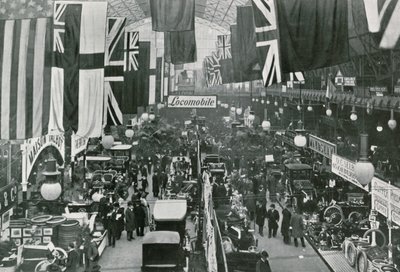 Autókiállítás a Mezőgazdasági Csarnokban alkotó: English Photographer