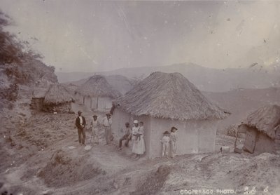 Barbadosi falu domboldalon, 1880 alkotó: English Photographer