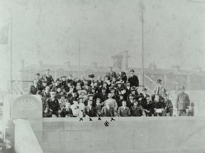 Blackwall Tunnel: tömeg gyűlt össze a megnyitó ünnepségen, 1897 alkotó: English Photographer