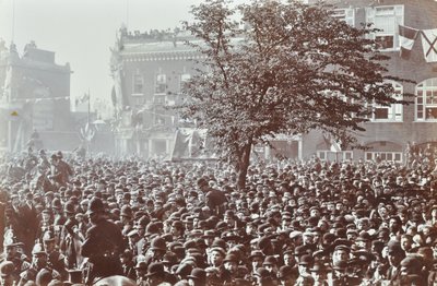 Blackwall Tunnel: tömegek az ünnepélyes megnyitón, 1897 alkotó: English Photographer