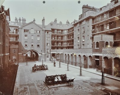 Bourne Estate: Laney Buildings, London alkotó: English Photographer
