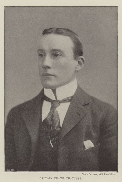 Frank Thatcher kapitány alkotó: English Photographer