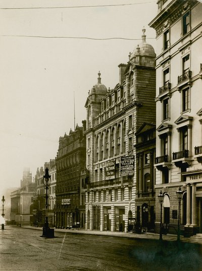 Carlton House, a St Philips Chapel helyén, a londoni Regent Streeten épült 1904-ben alkotó: English Photographer