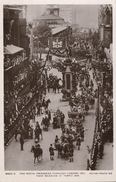 V. György király és királynő koronázási körmenete, Temple Bar, London alkotó: English Photographer