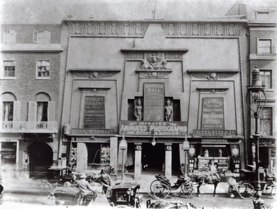 Egyptian Hall, Piccadilly 1895 alkotó: English Photographer
