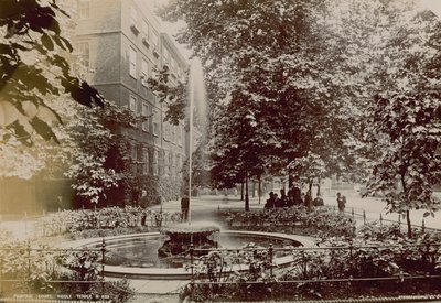 Fountain Court a Középső Templomban alkotó: English Photographer