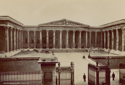 A British Museum elölnézete alkotó: English Photographer