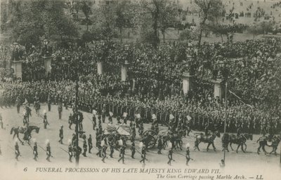 Temetési menet őfelsége VII. Edward királynak a Márványív mellett alkotó: English Photographer