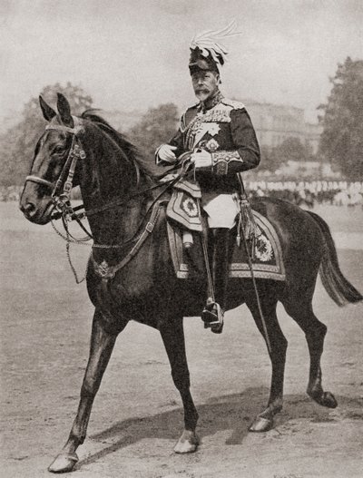 V. György, a Huszonöt év történetéből, 1935-ben alkotó: English Photographer