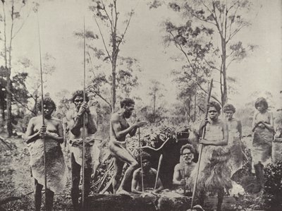 Queensland bennszülöttek csoportja alkotó: English Photographer