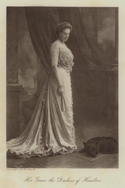 Őfelsége Hamilton hercegnője (fekete-fehér fotó) alkotó: English Photographer