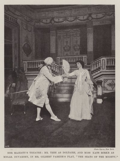 Őfelsége színháza, Mr. Tree Voltaire szerepében és Miss Kate Rorke Mademoiselle Duvarney szerepében Mr Gilbert Parkers játékában, A hatalmasok székei alkotó: English Photographer