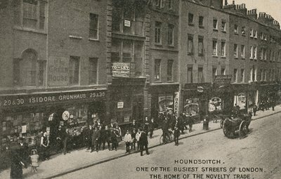 Houndsditch, London egyik legforgalmasabb utcája, az újdonságkereskedelem otthona, London alkotó: English Photographer