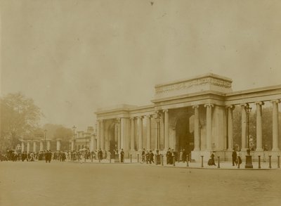 Hyde Park Corner, London alkotó: English Photographer