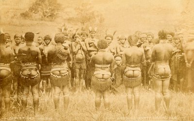 Afrikai őslakosok esküvői partija (fekete-fehér fotó) alkotó: English Photographer