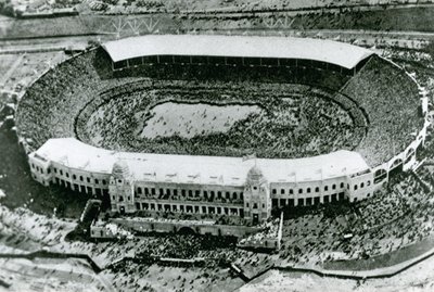 Invázió a stadionba az első Wembley-kupa döntőjére, 1923 alkotó: English Photographer