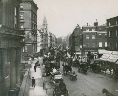 Knightsbridge, London alkotó: English Photographer
