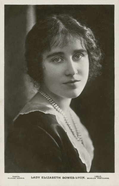 Lady Elizabeth Bowes-Lyon (f/w fotó) alkotó: English Photographer